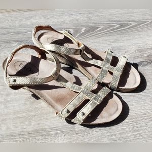 Taos Wanderer Sandal Gold